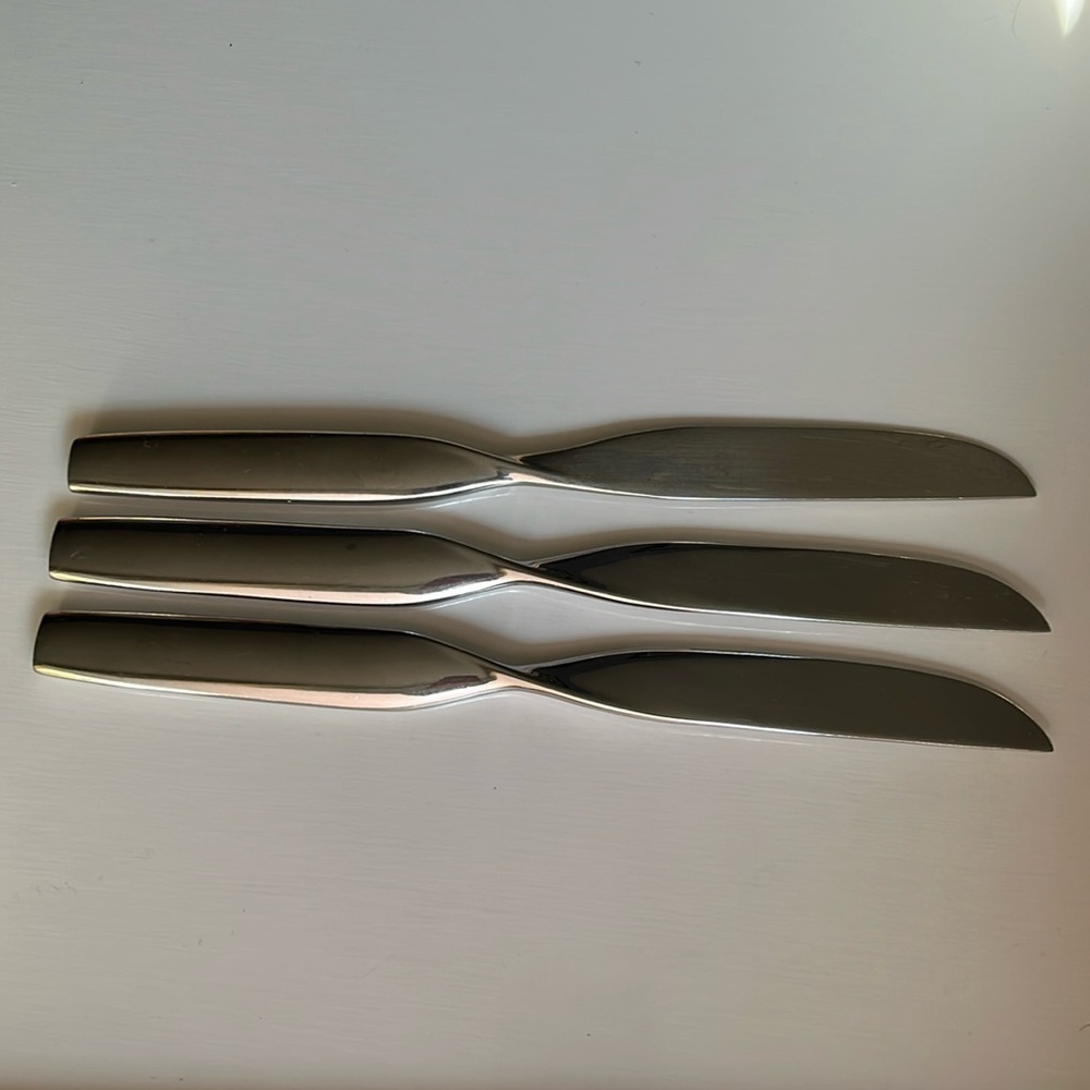 Sasaki Ward Bennett Omni
Stainless Flatware Modernist Set Of Three Knives